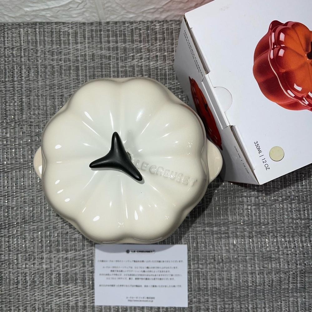 Le Creuset Pumpkin Cocotte - Meringue
